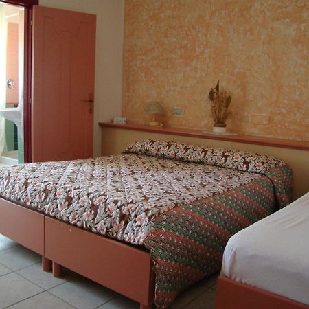 S'Ustiarvu- Nuova Gestione Hotel กาลา ลีเบรอตโต ภายนอก รูปภาพ