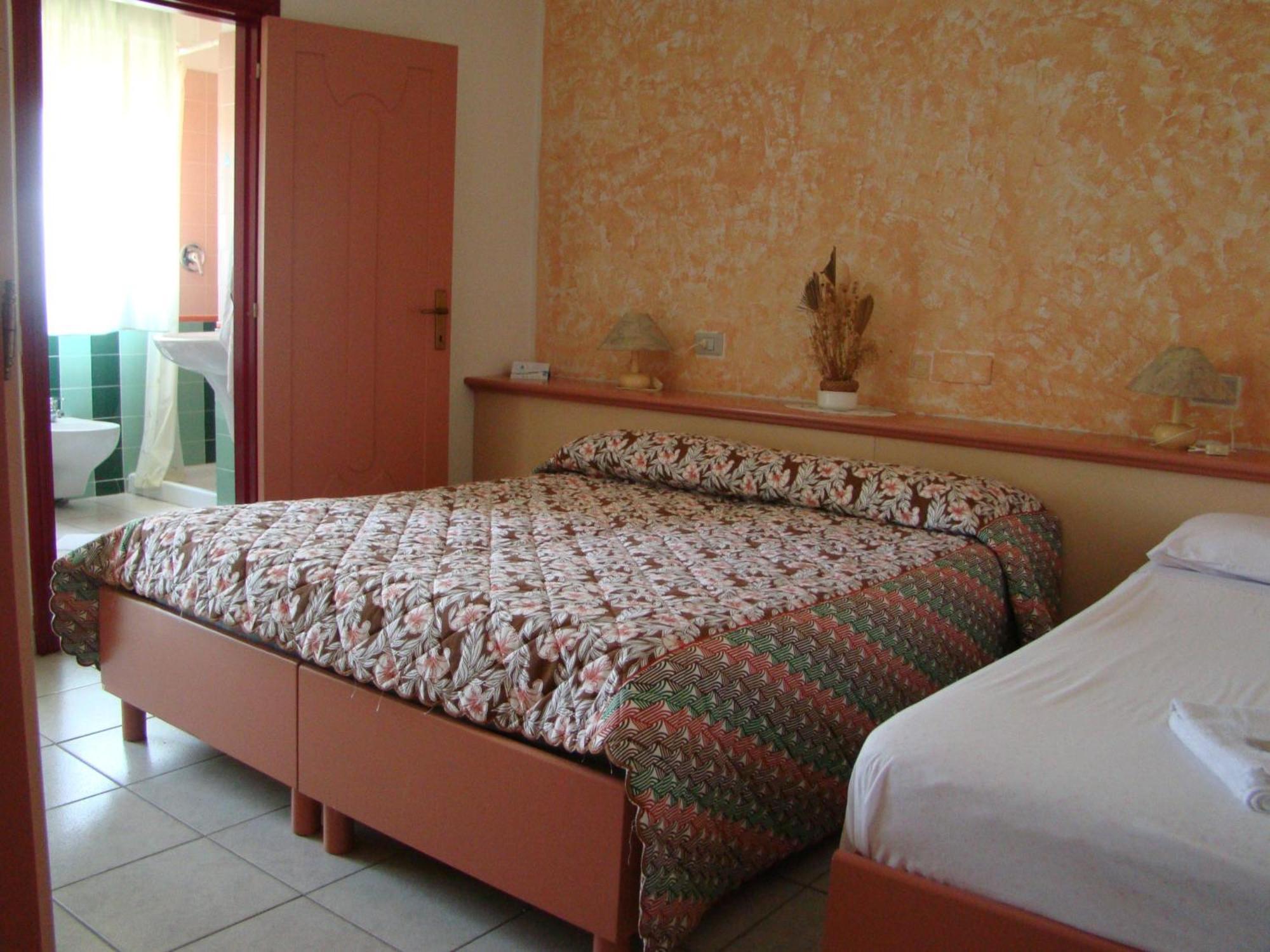 S'Ustiarvu- Nuova Gestione Hotel กาลา ลีเบรอตโต ภายนอก รูปภาพ